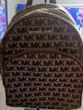 Authentic Michael Kors Abbey Signature Logo Backpack tan/Acorn